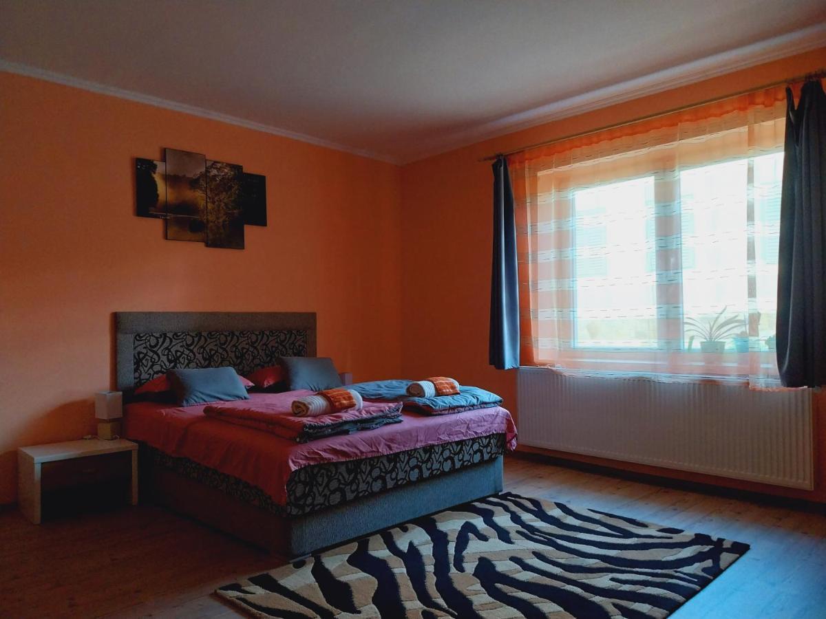 Lovas Vendeghaz Apartment Obanya Ngoại thất bức ảnh