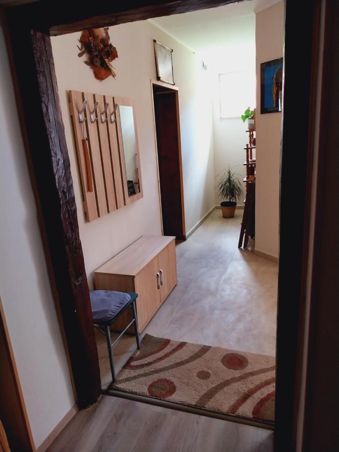 Lovas Vendeghaz Apartment Obanya Ngoại thất bức ảnh